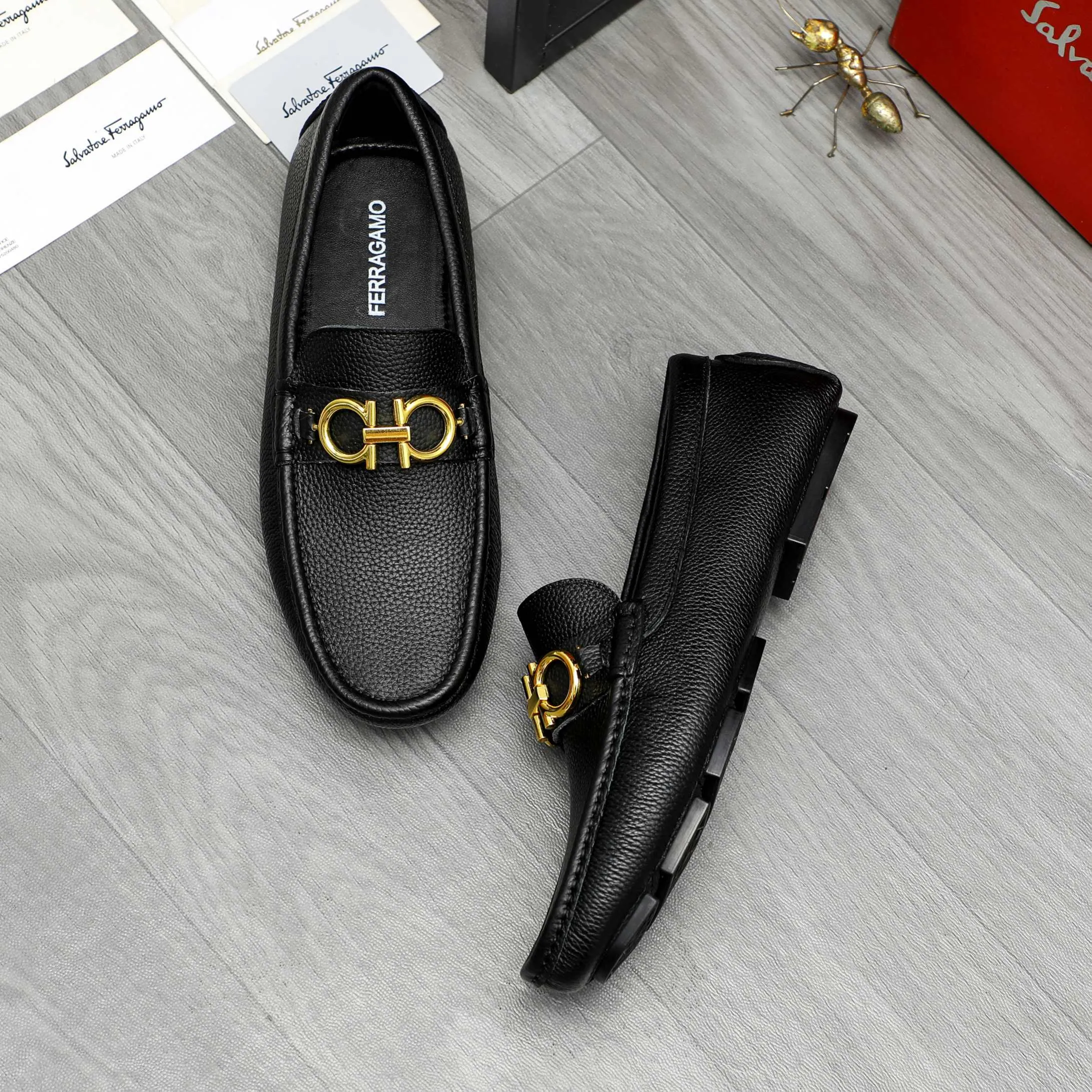 Men's shoes 💰420 Product trademark: Ferragamo "Ferragamo" business casual slip-on shoes Regular size: 38-46 (45.46 custom-made and non-returnable) Product materials: Selected small pebbled cowhide upper, sheepskin lining, original rubber outsole